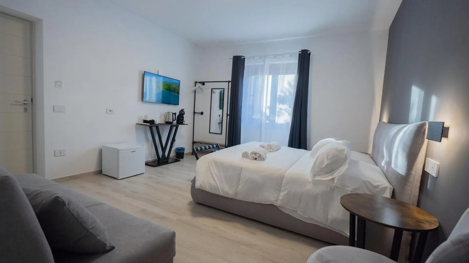 Modern Room Olbia 0*,  Olaszország